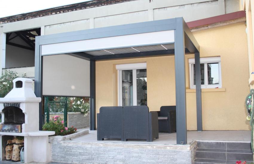 Stores & Pergolas